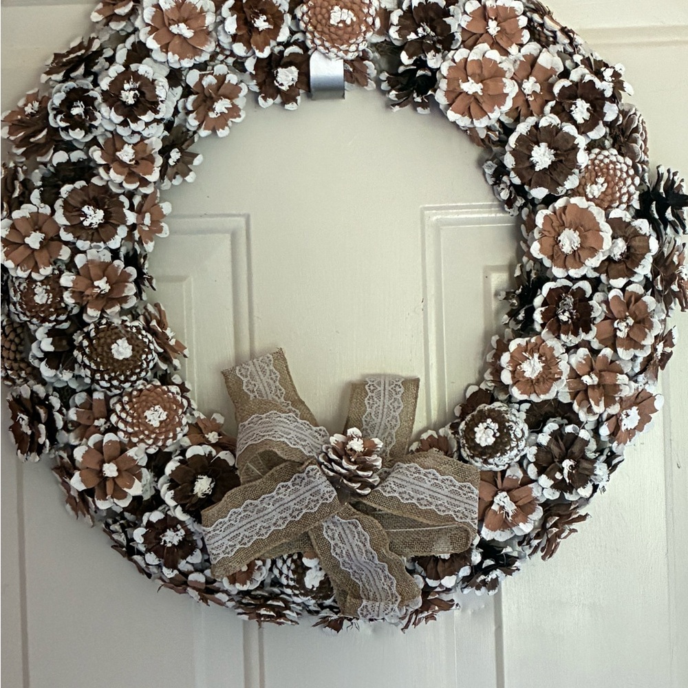 Elegant Brown and White Pinecone Holiday Wreath with Lace Bow